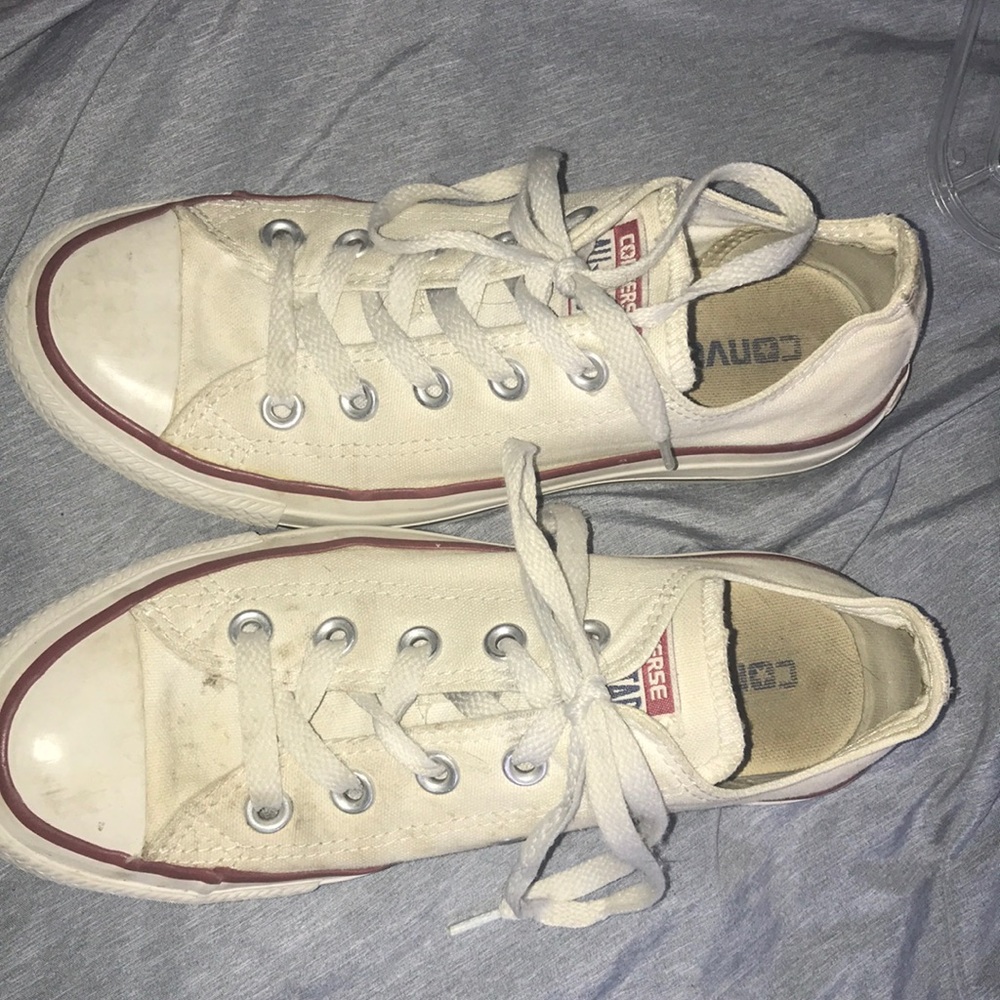 Low top white converse